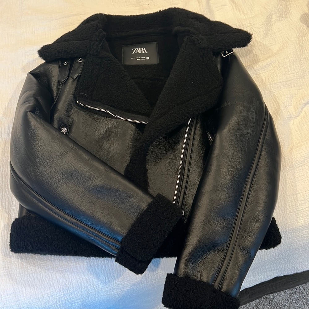 Zara faux leather/fur jacket size small, worn once